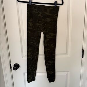 Womens Spanx Camouflage Leggings
